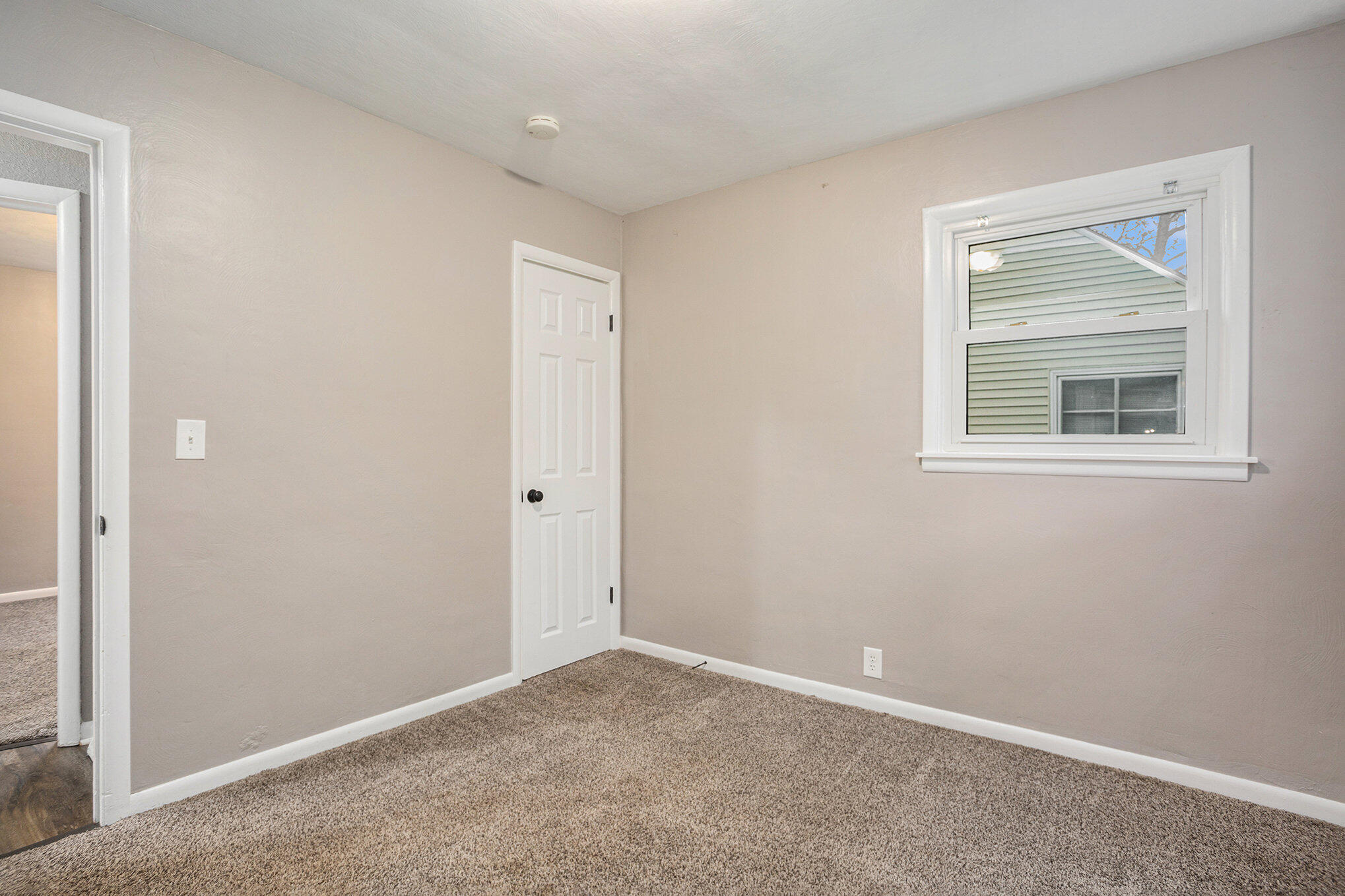 351 Majestic Street SE