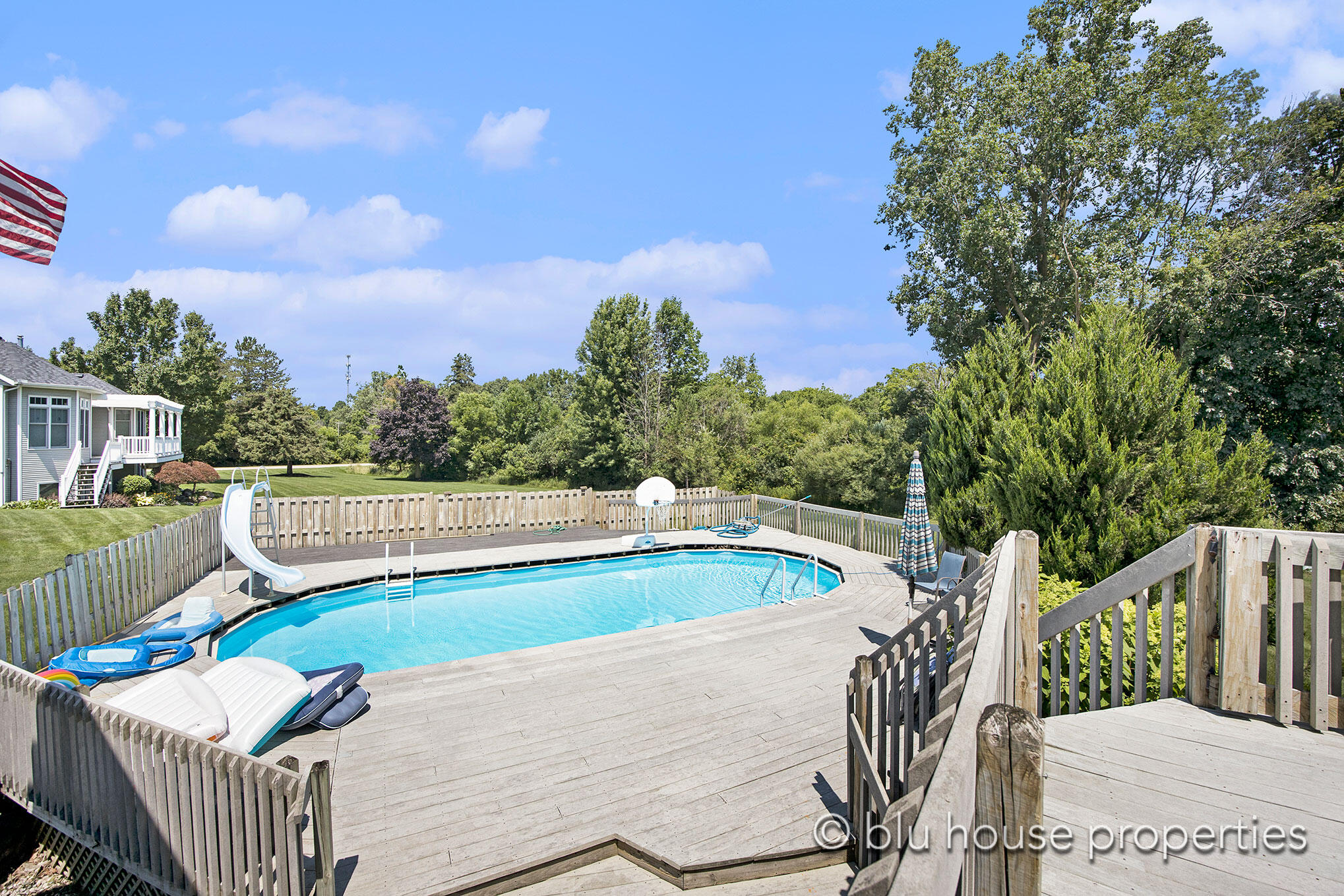 359 Whitetail Court SW