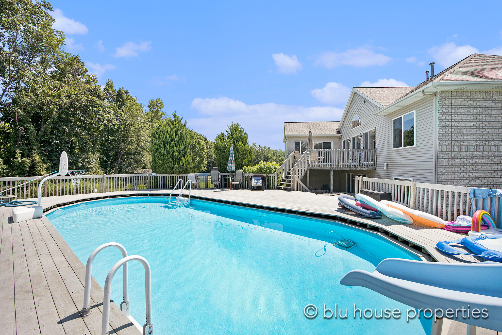 359 Whitetail Court SW