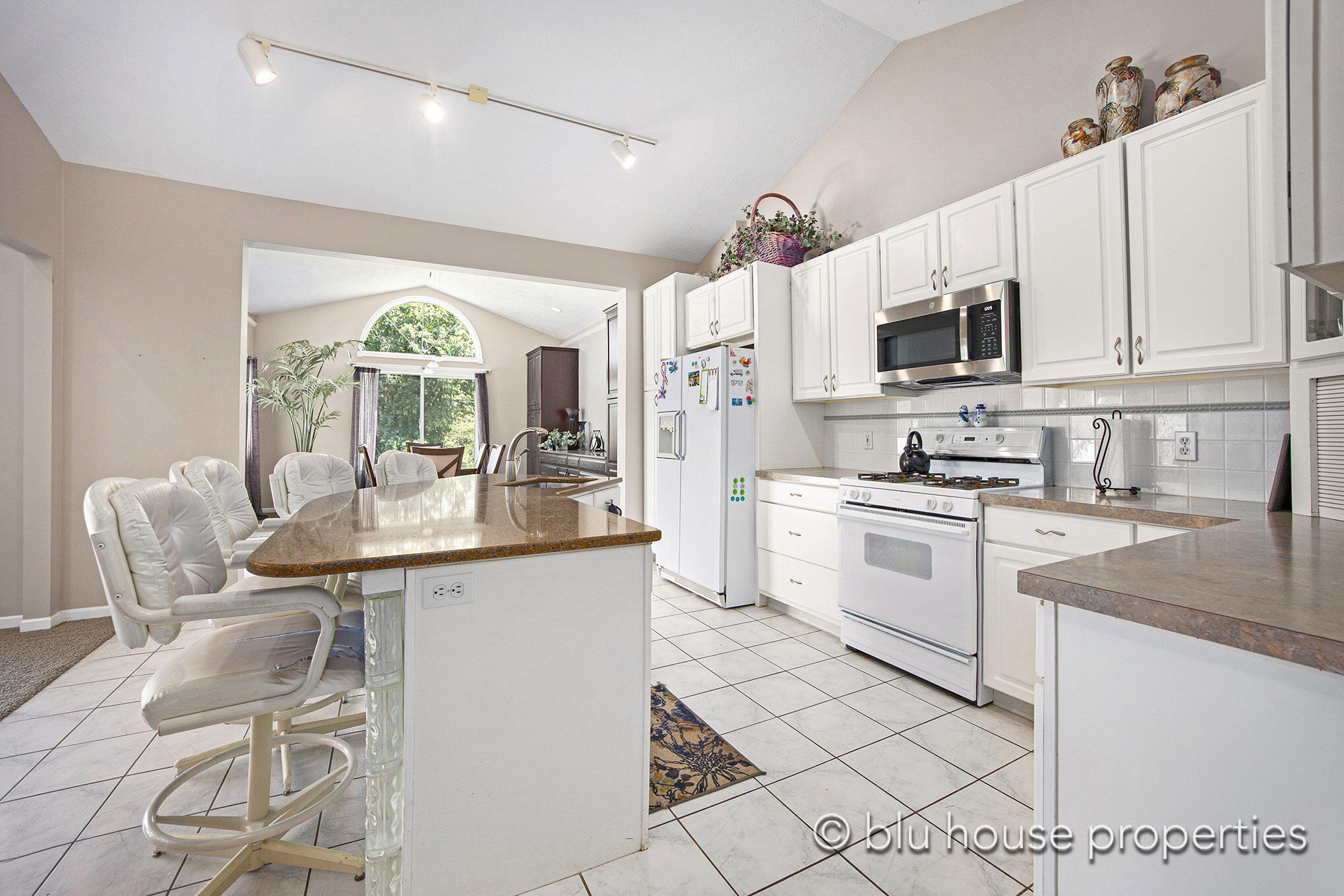 359 Whitetail Court SW