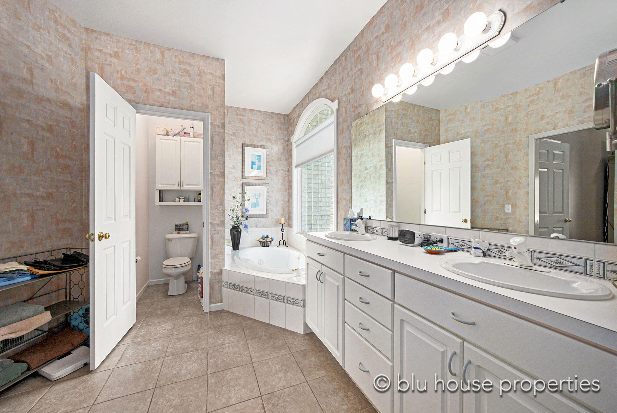 359 Whitetail Court SW