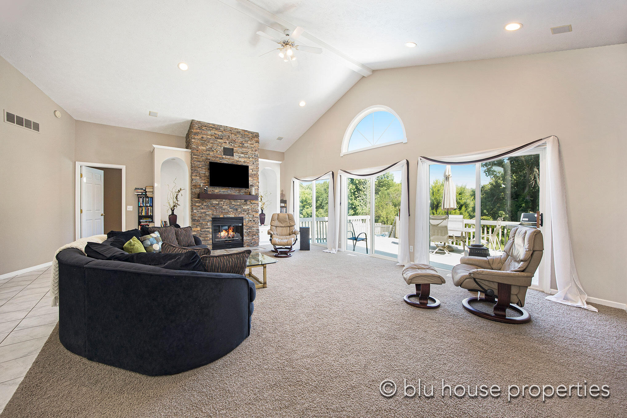 359 Whitetail Court SW