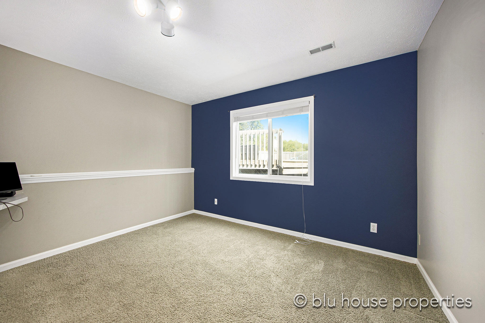 359 Whitetail Court SW