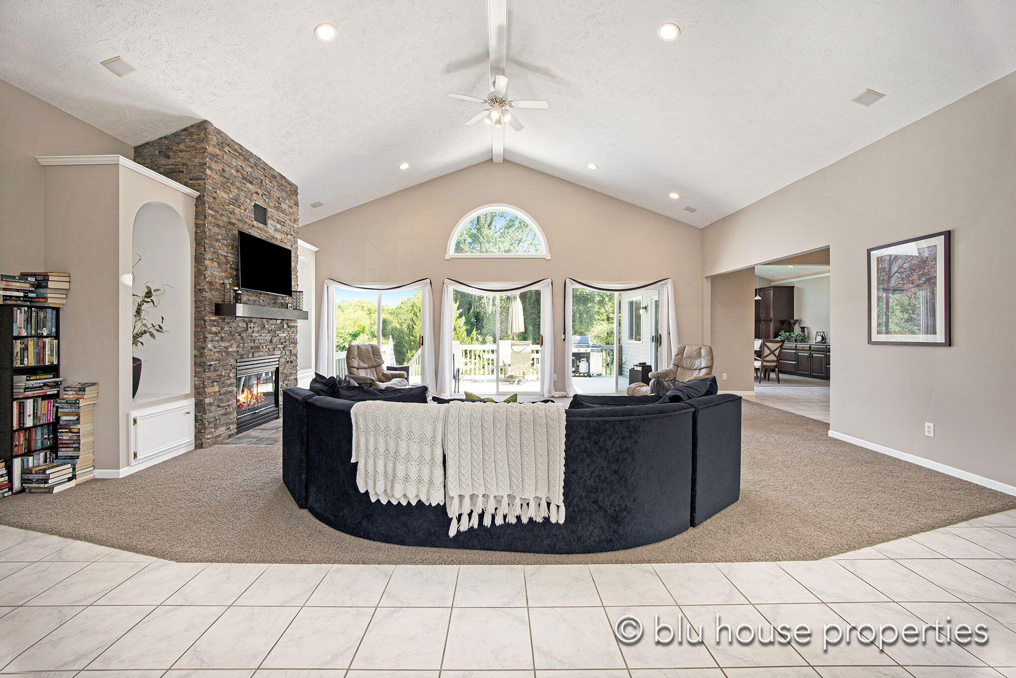 359 Whitetail Court SW