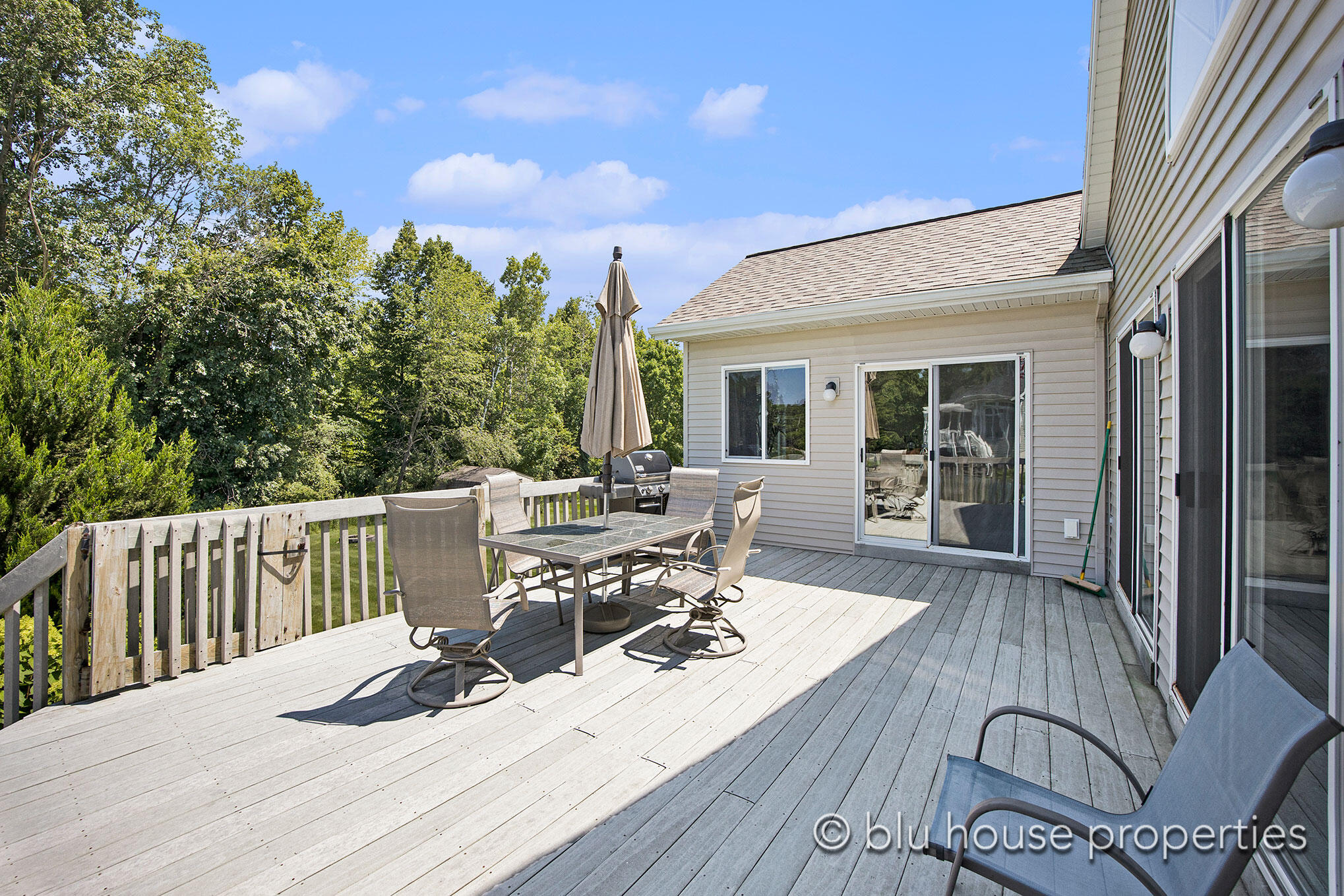 359 Whitetail Court SW