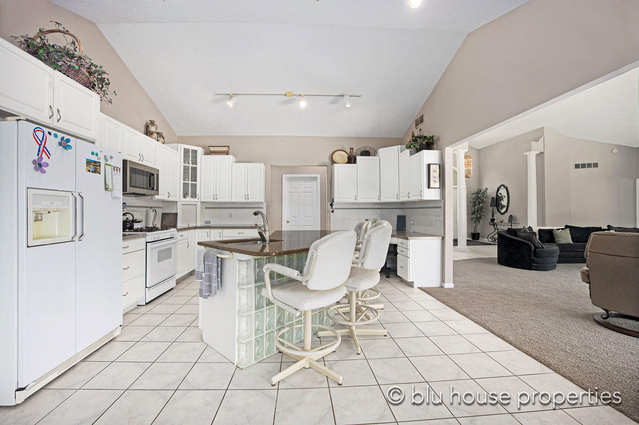 359 Whitetail Court SW