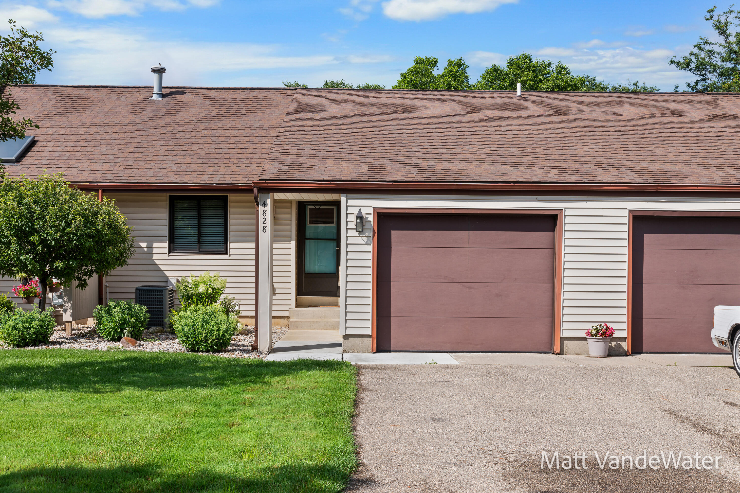 4828 Greenmoor Court, 76