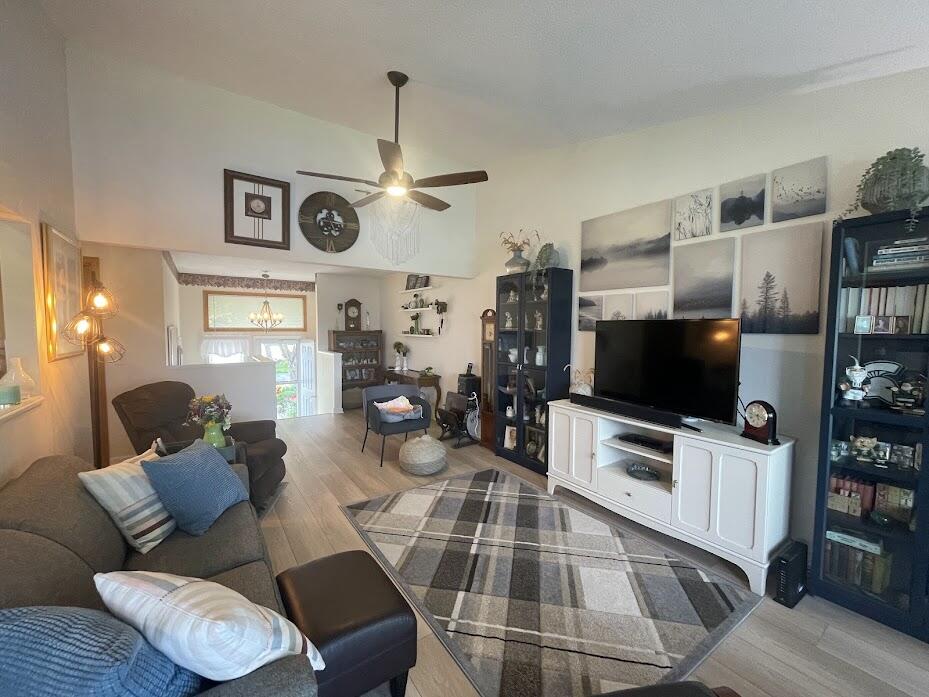 1175 Fairfield Drive, 7
