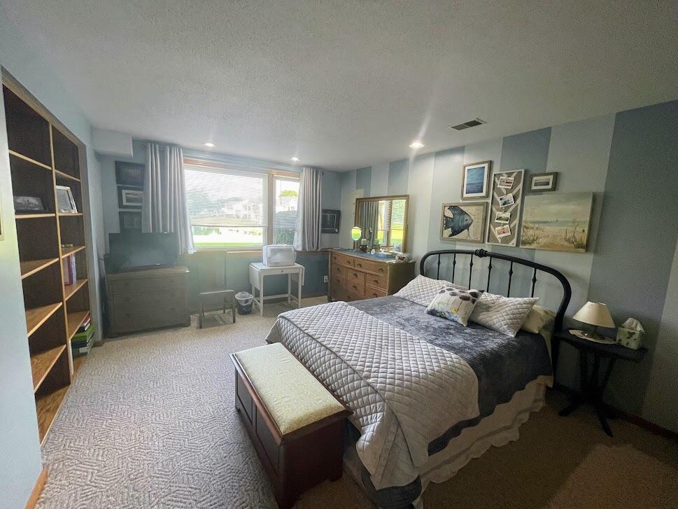 1175 Fairfield Drive, 7