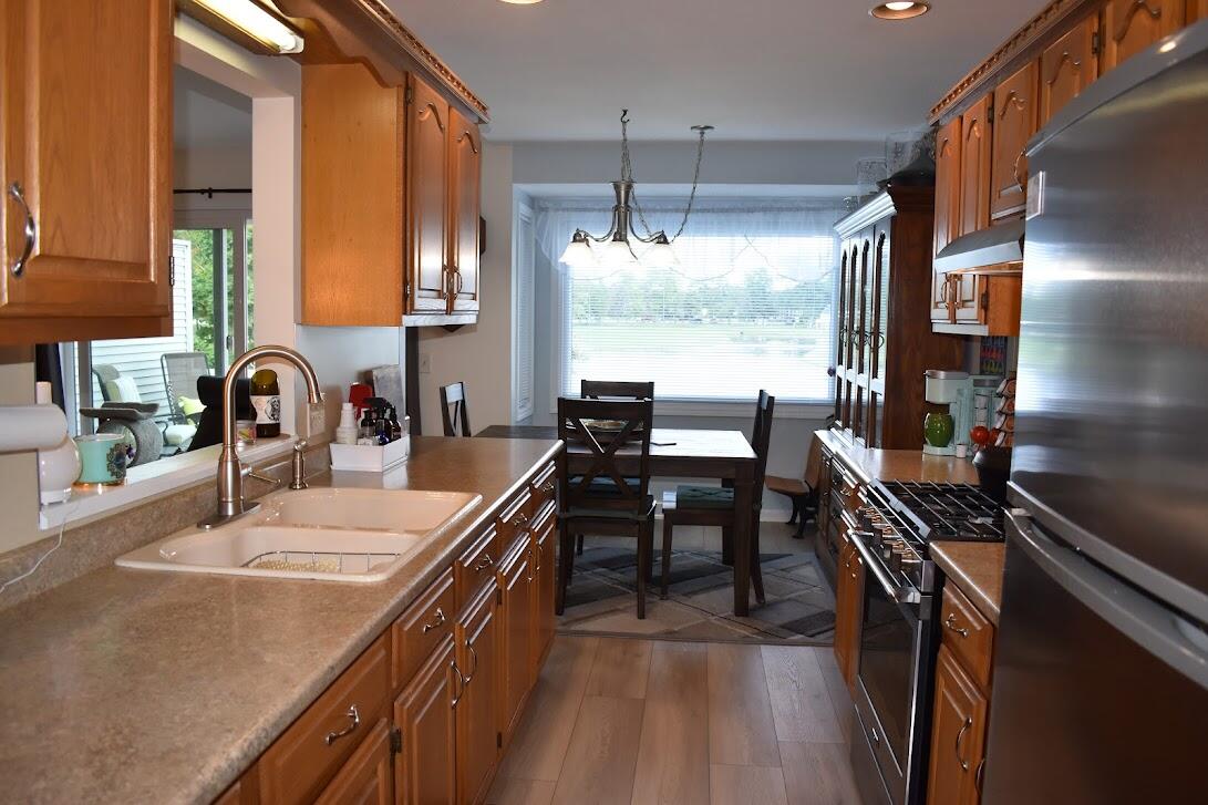 1175 Fairfield Drive, 7