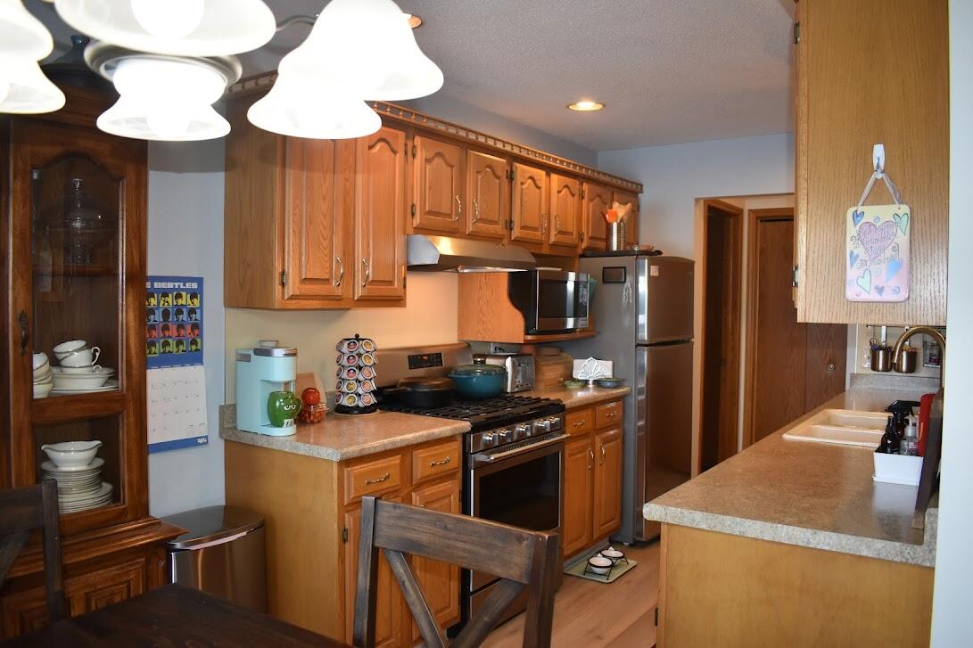 1175 Fairfield Drive, 7