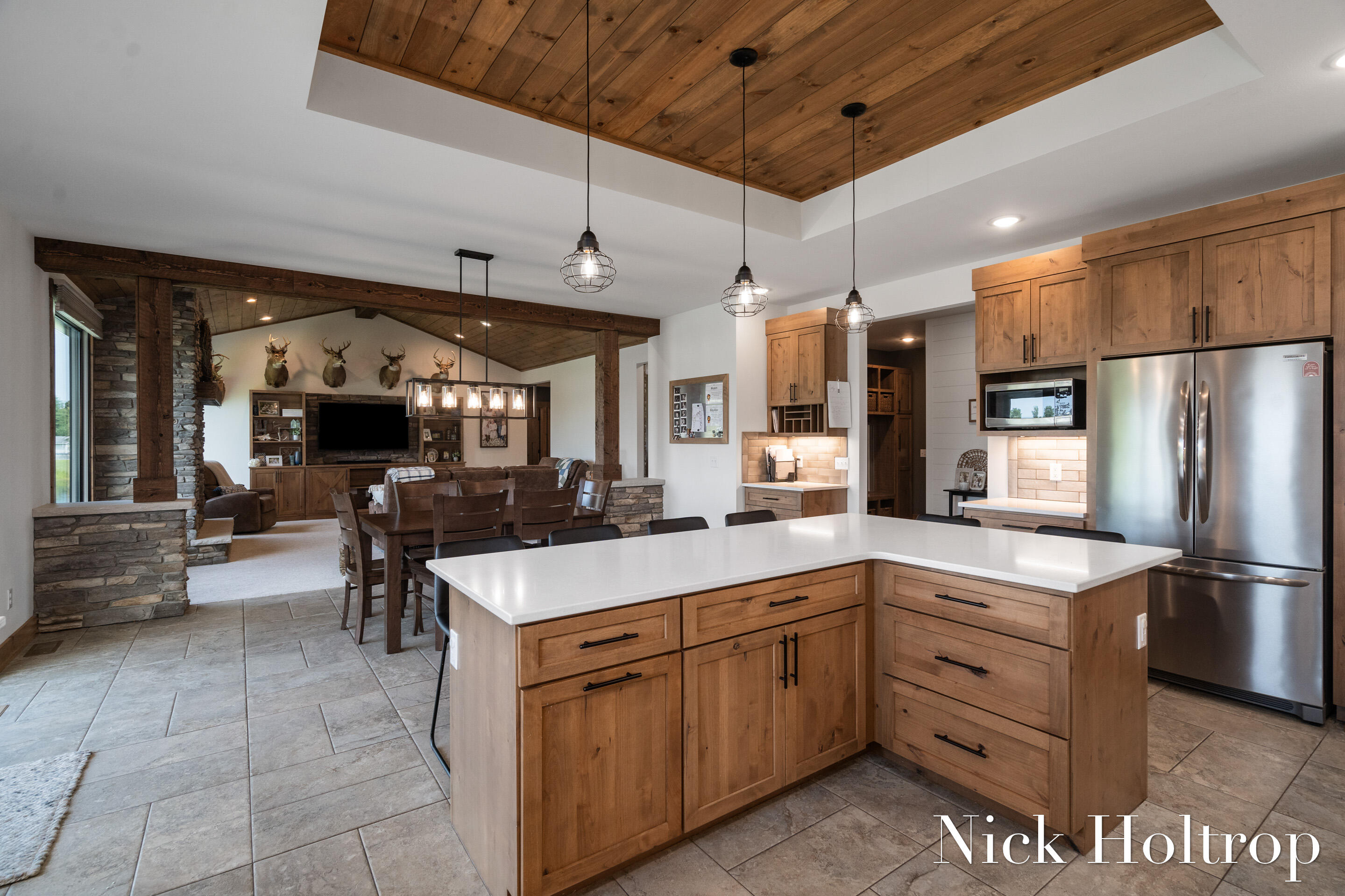 5512 Sunshine Street