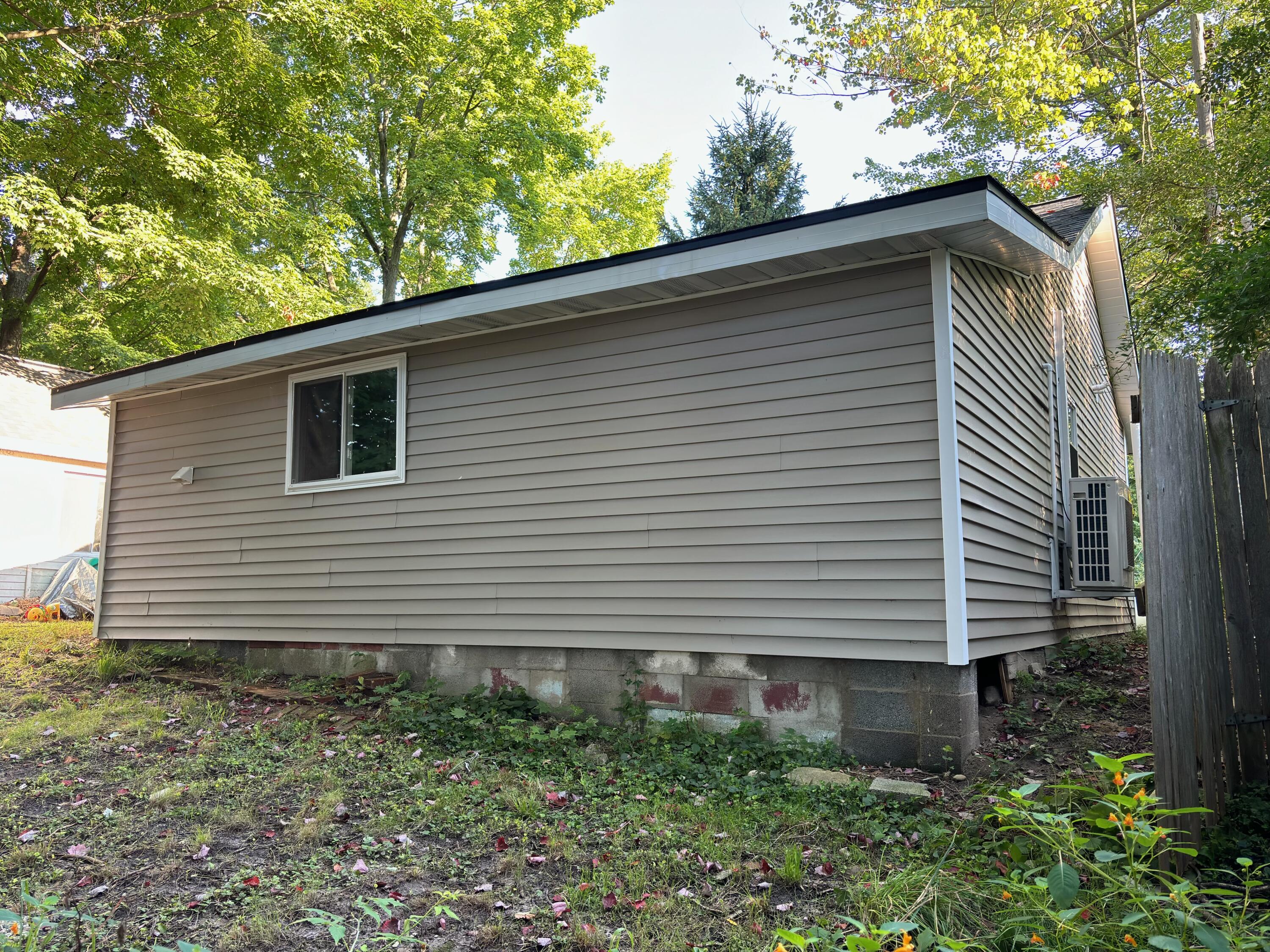 760 Clarkson Drive NE