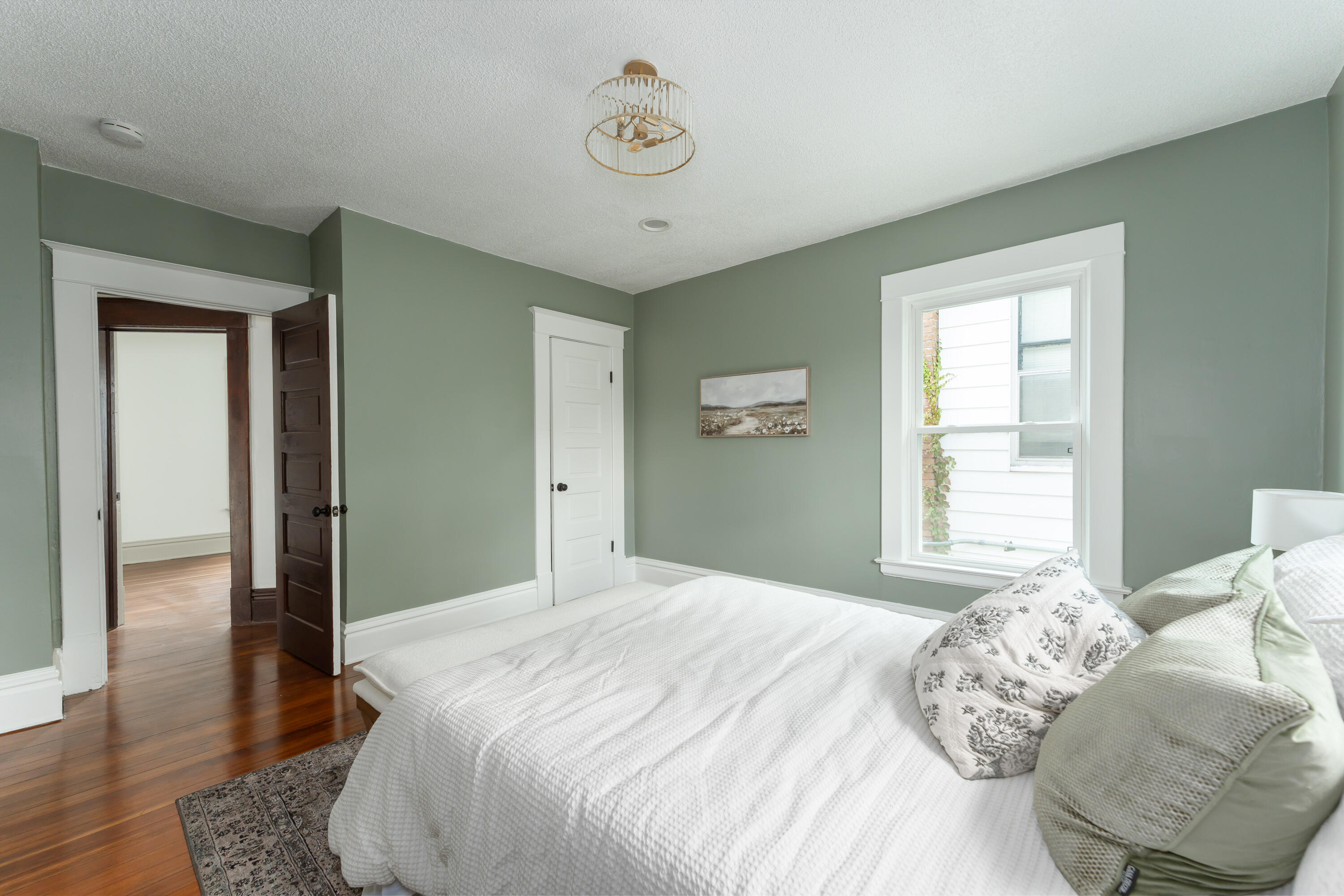 454 Ethel Avenue SE