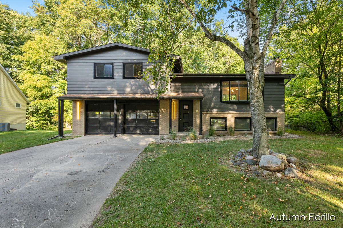 2219 Shenandoah Drive NW