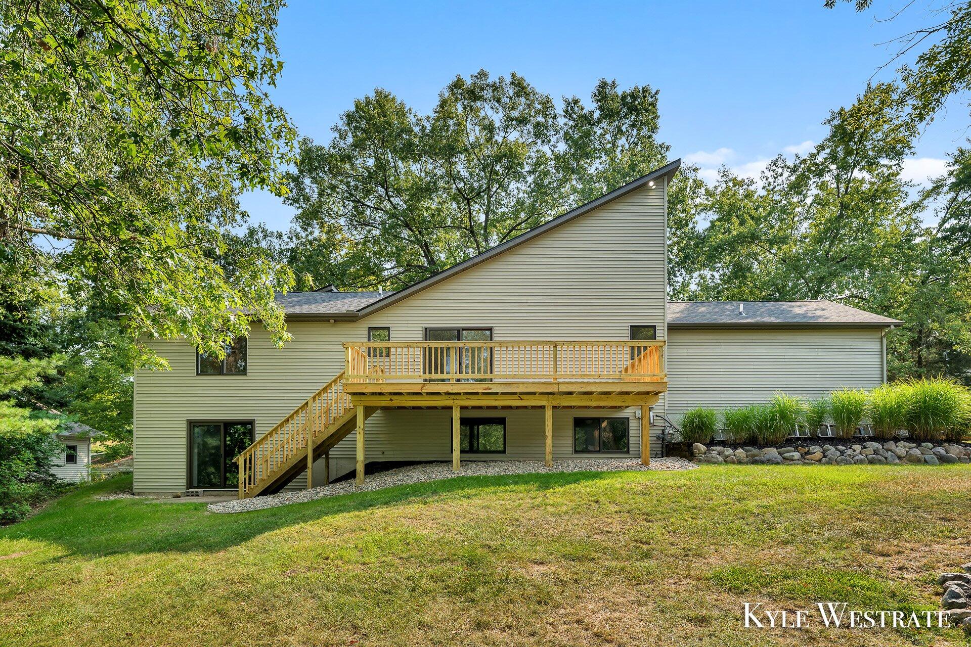 4415 Knapp Court NE