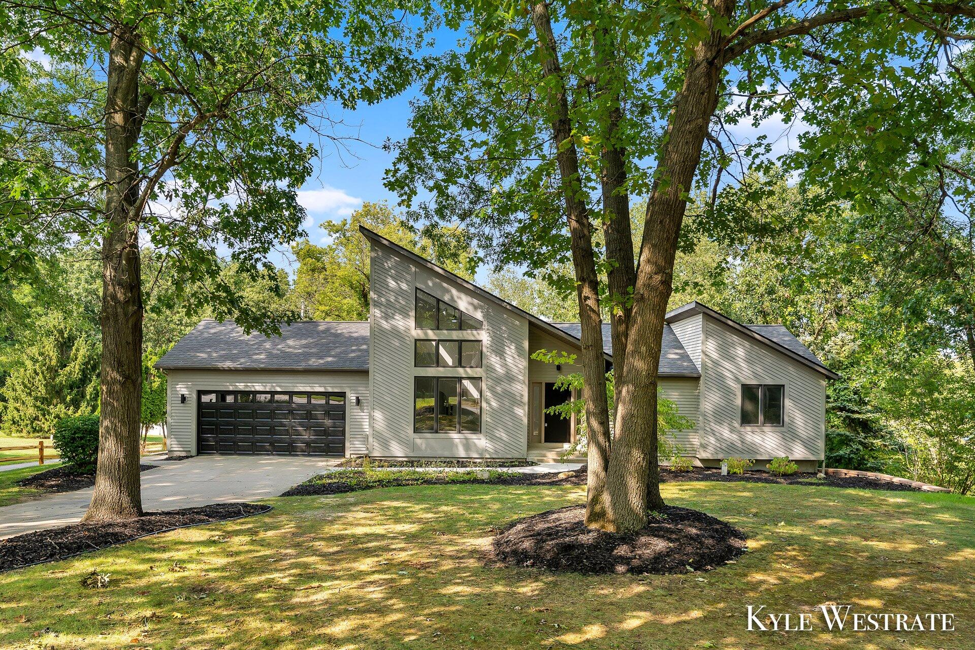 4415 Knapp Court NE