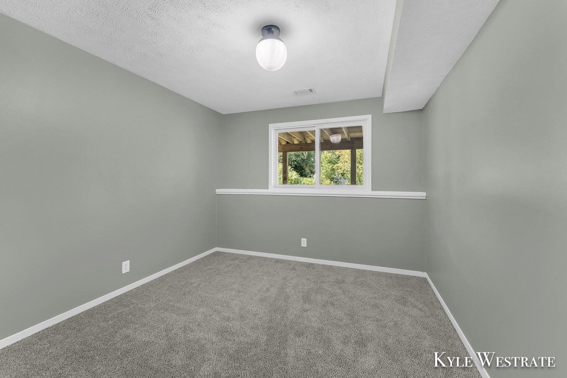 4415 Knapp Court NE