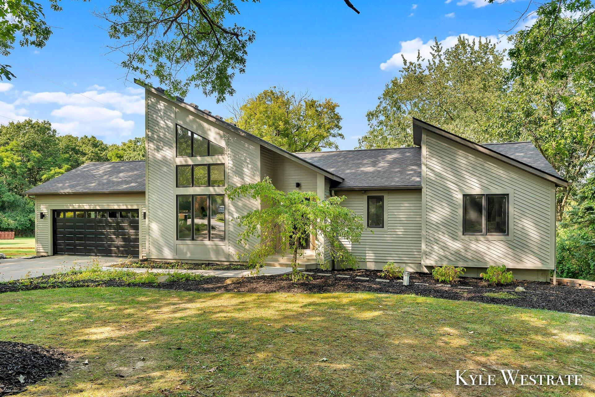 4415 Knapp Court NE