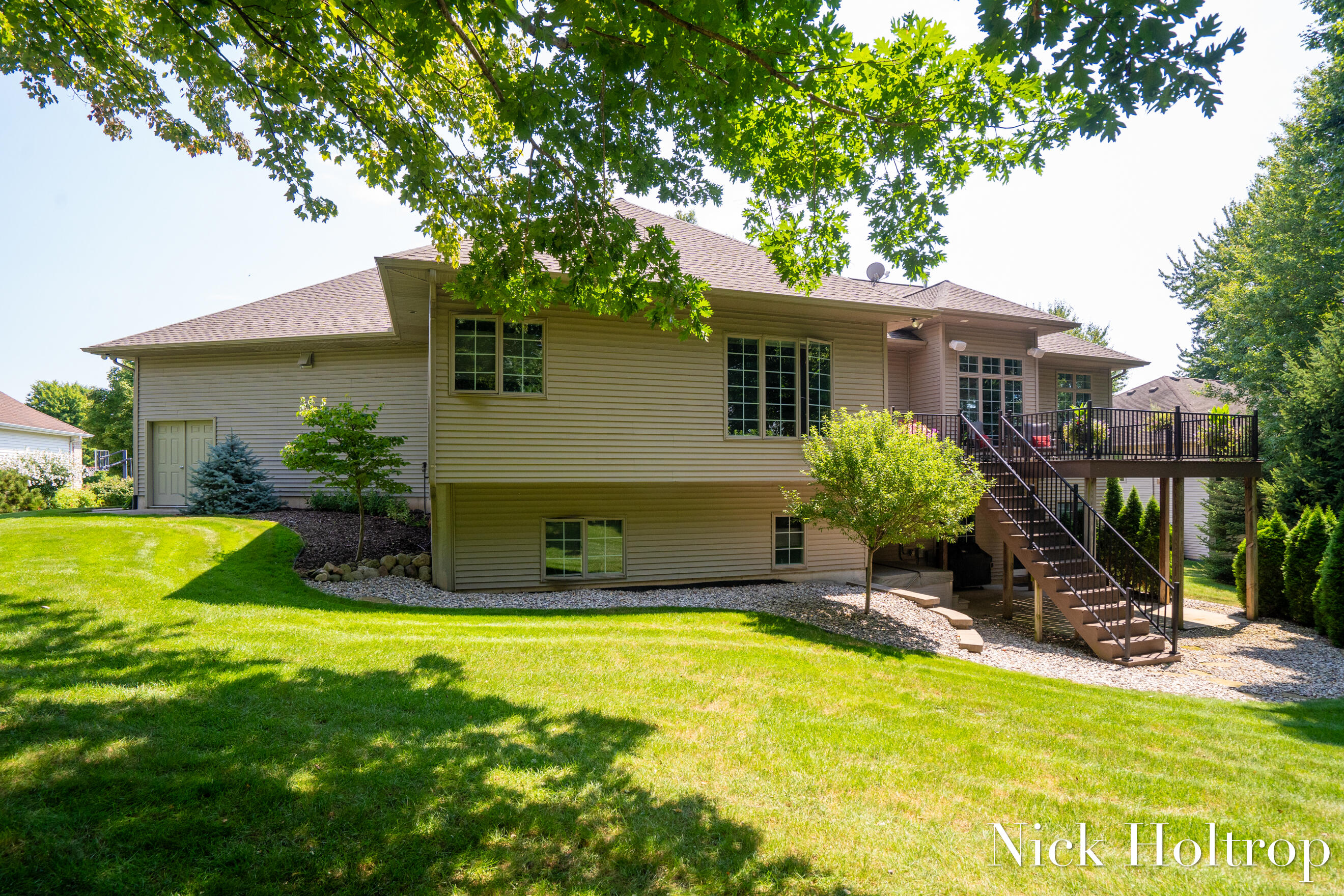 7399 Whistlewood Drive SW