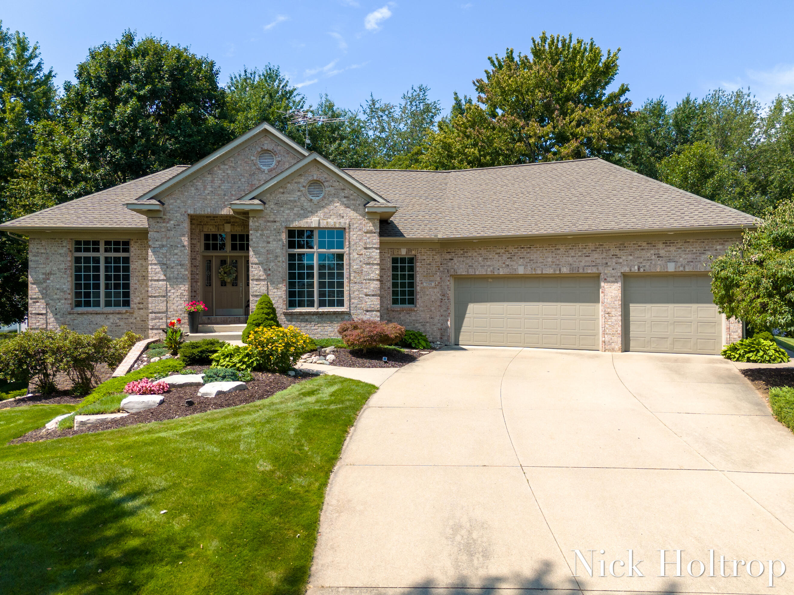 7399 Whistlewood Drive SW