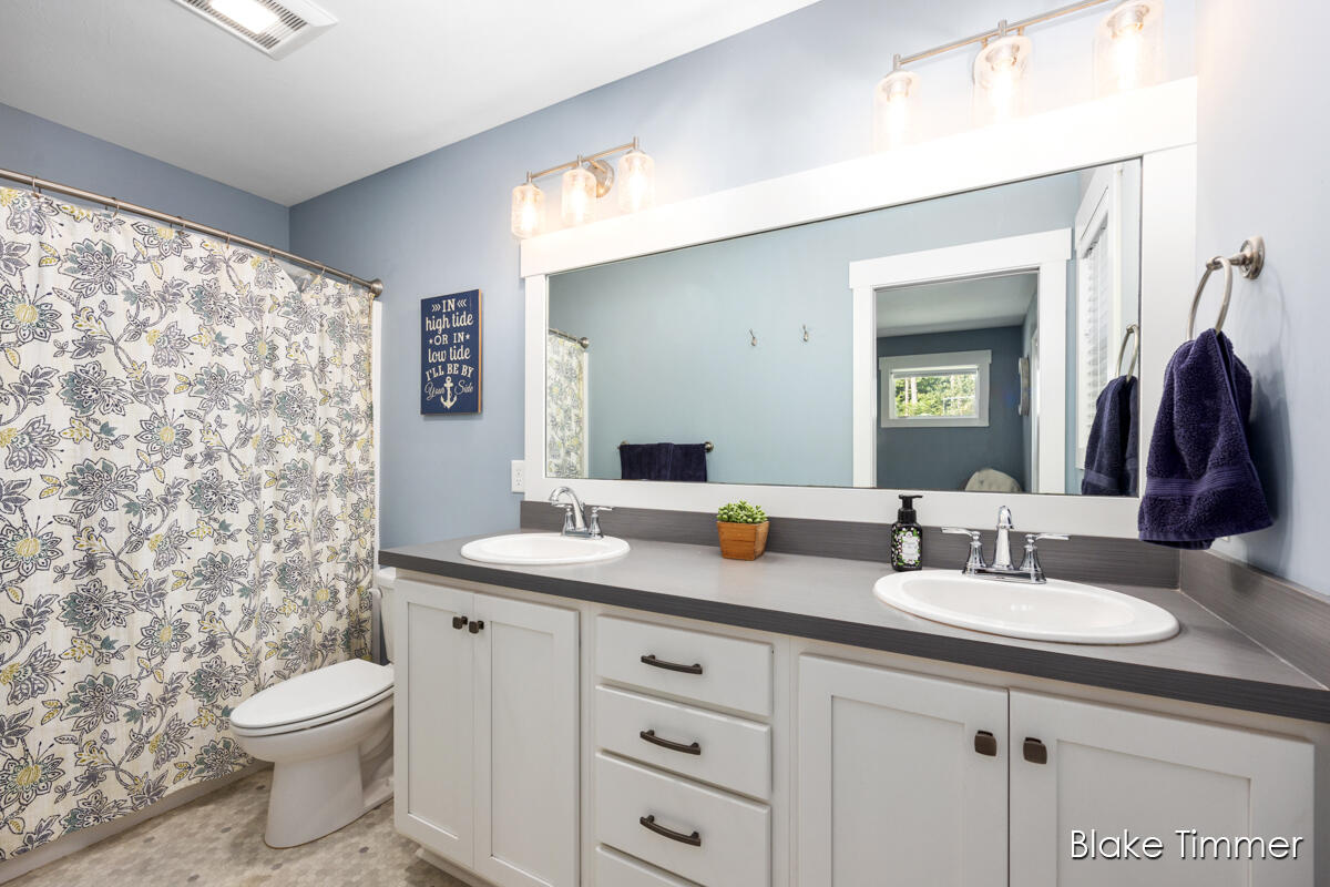 4349 Tracy Trail