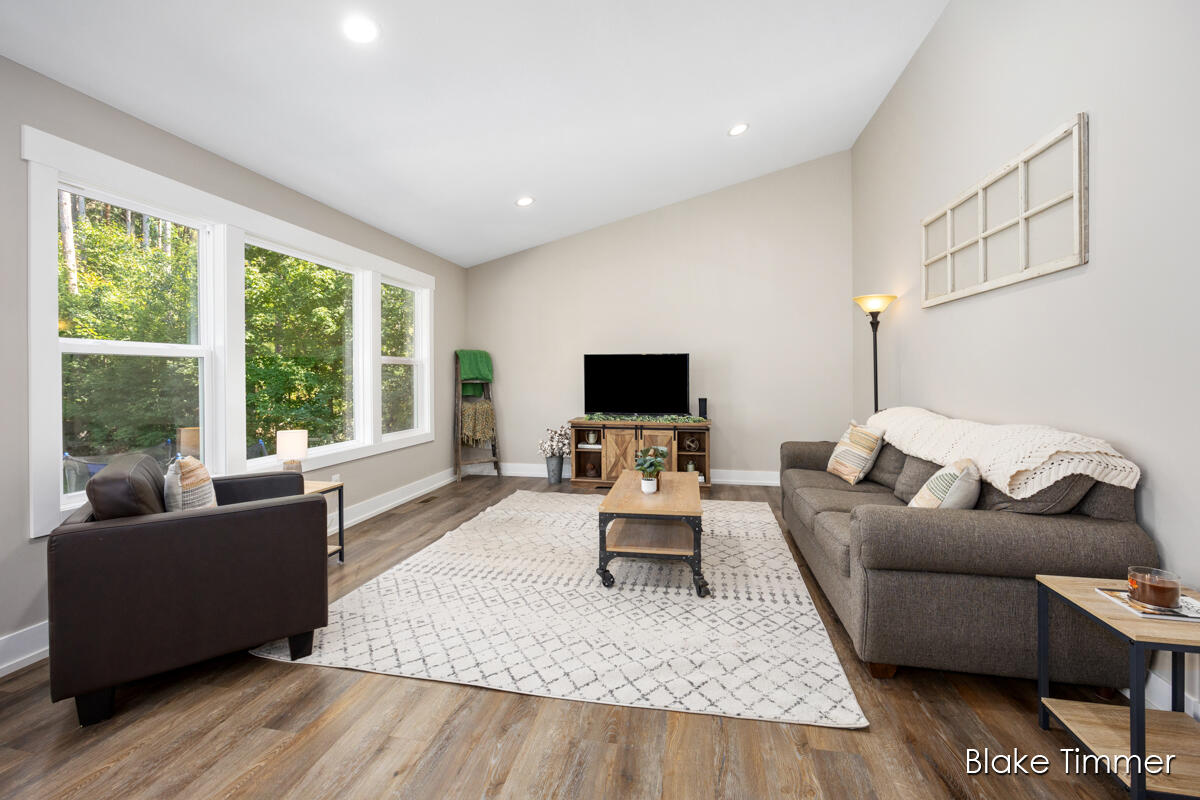 4349 Tracy Trail