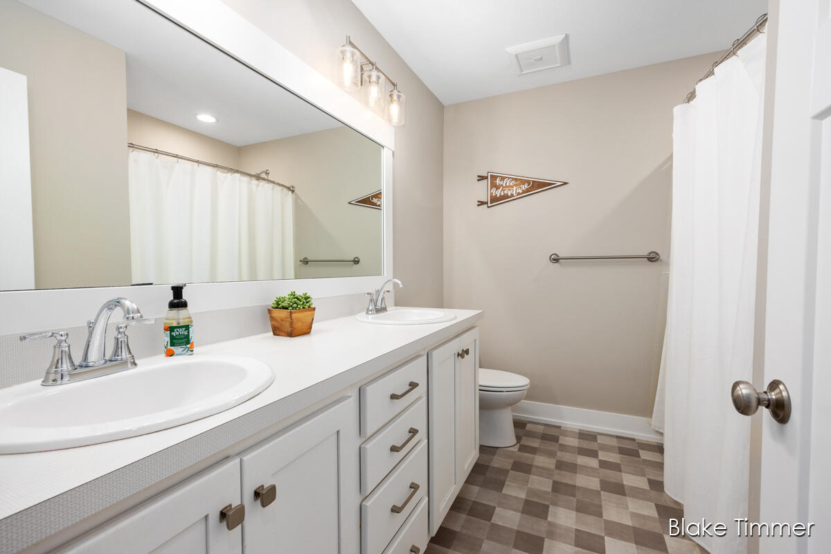 4349 Tracy Trail