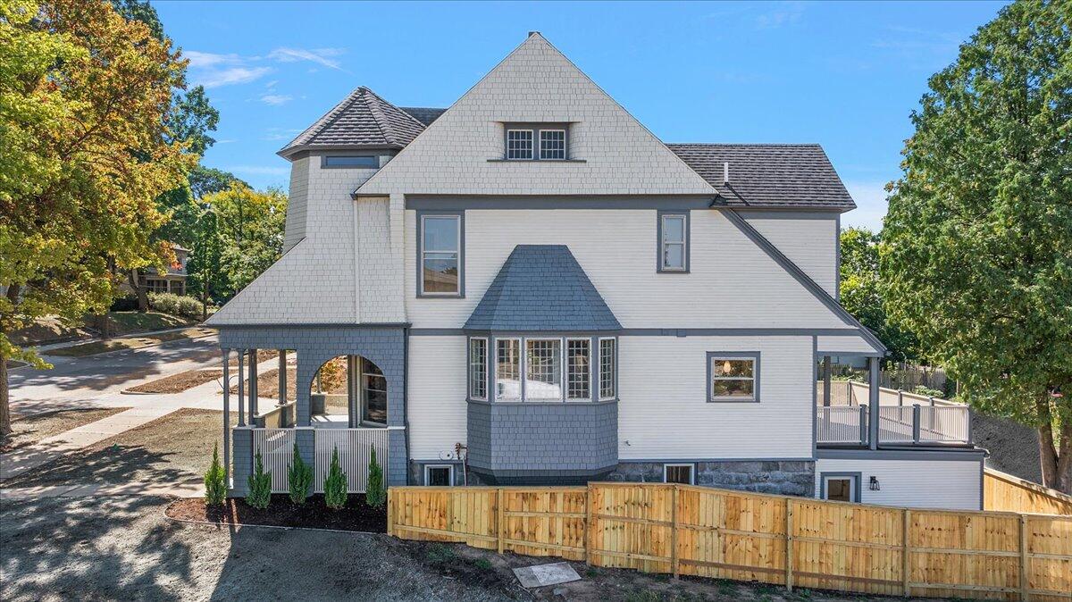 409 Prospect Avenue SE