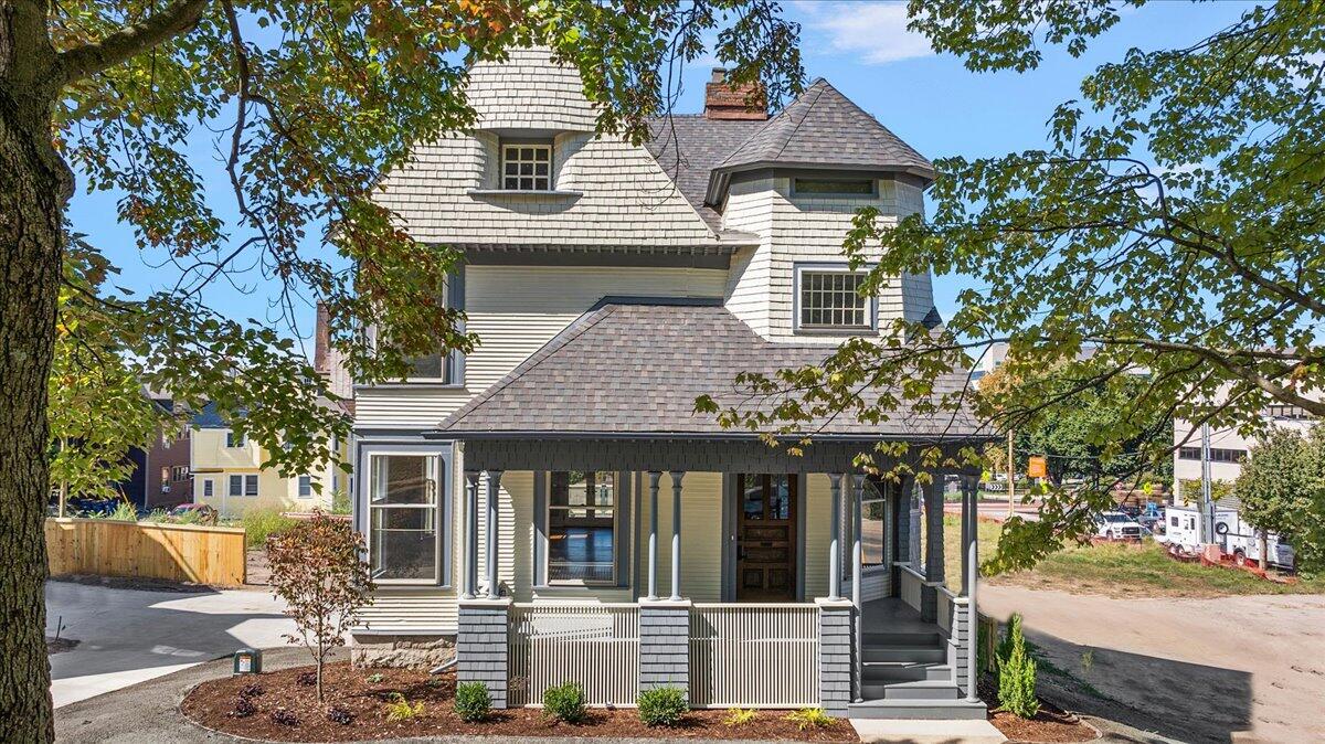 409 Prospect Avenue SE