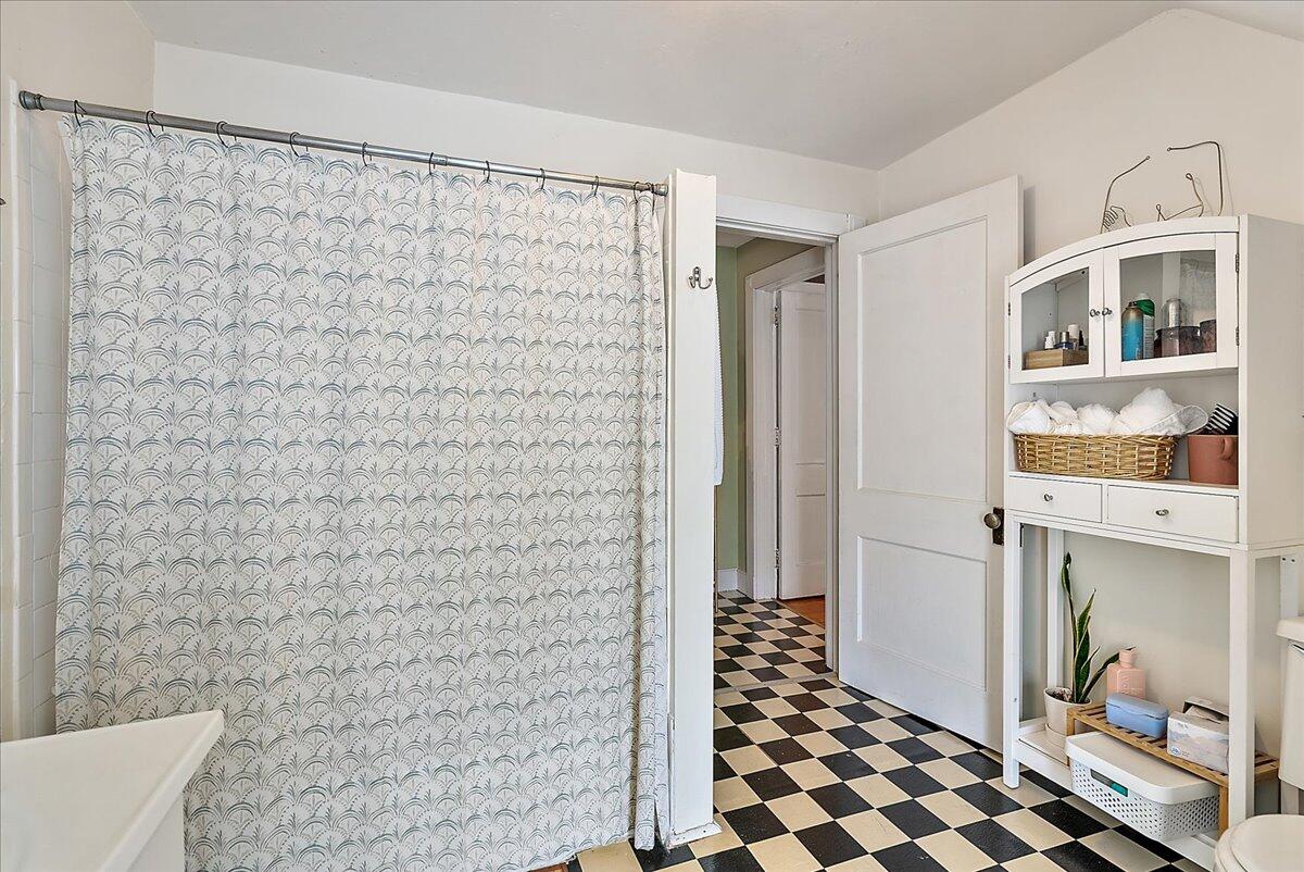 21 Gay Avenue SE