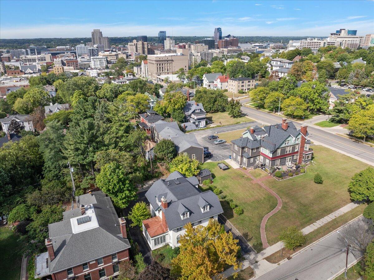 21 Gay Avenue SE