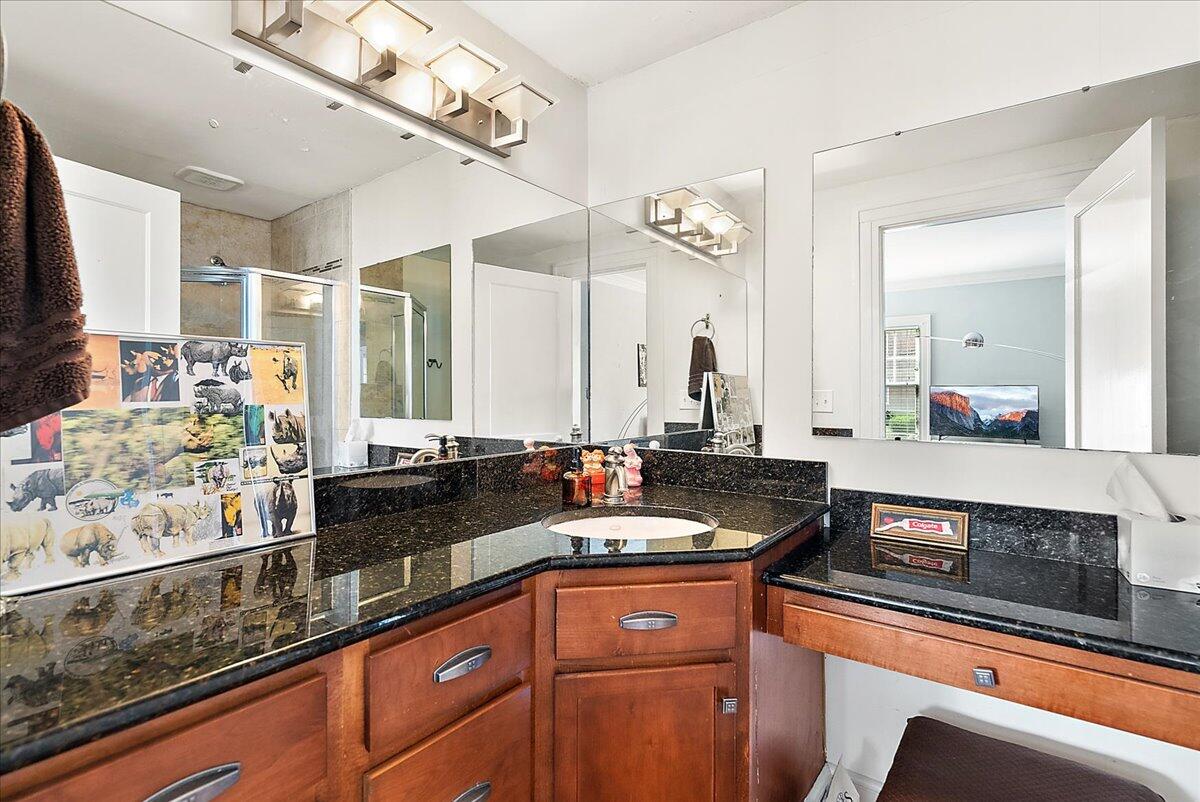 21 Gay Avenue SE