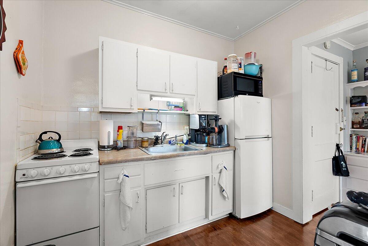 21 Gay Avenue SE