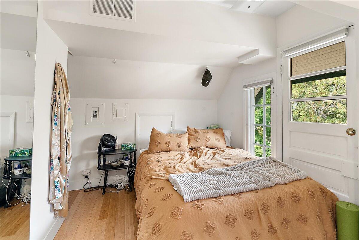 21 Gay Avenue SE