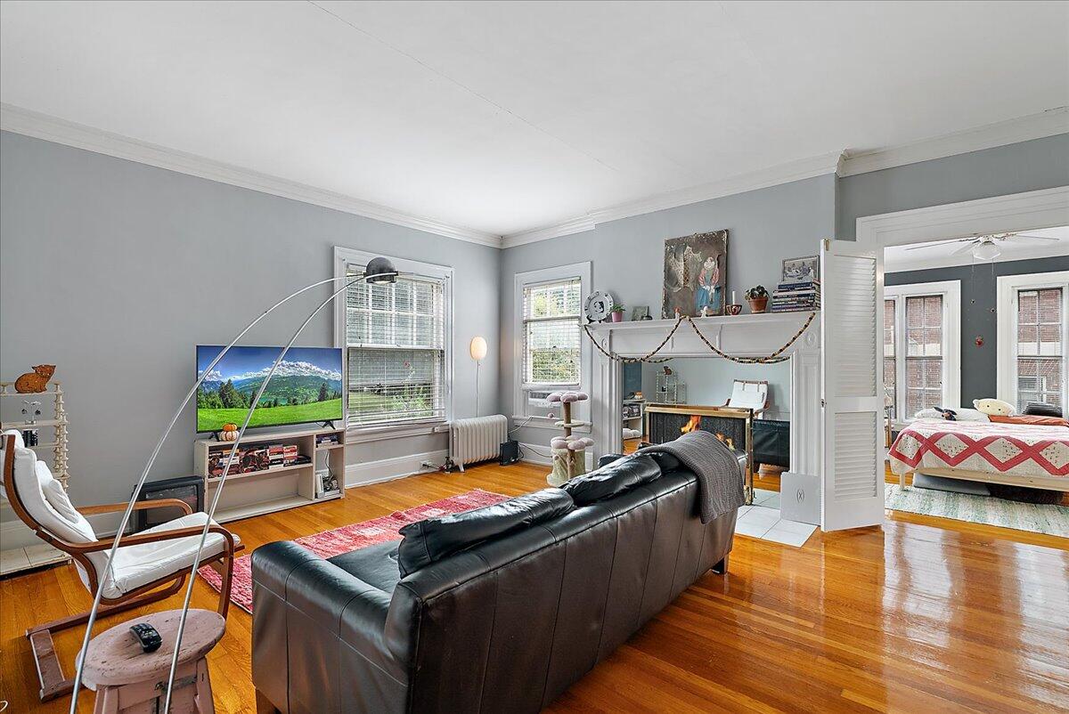 21 Gay Avenue SE