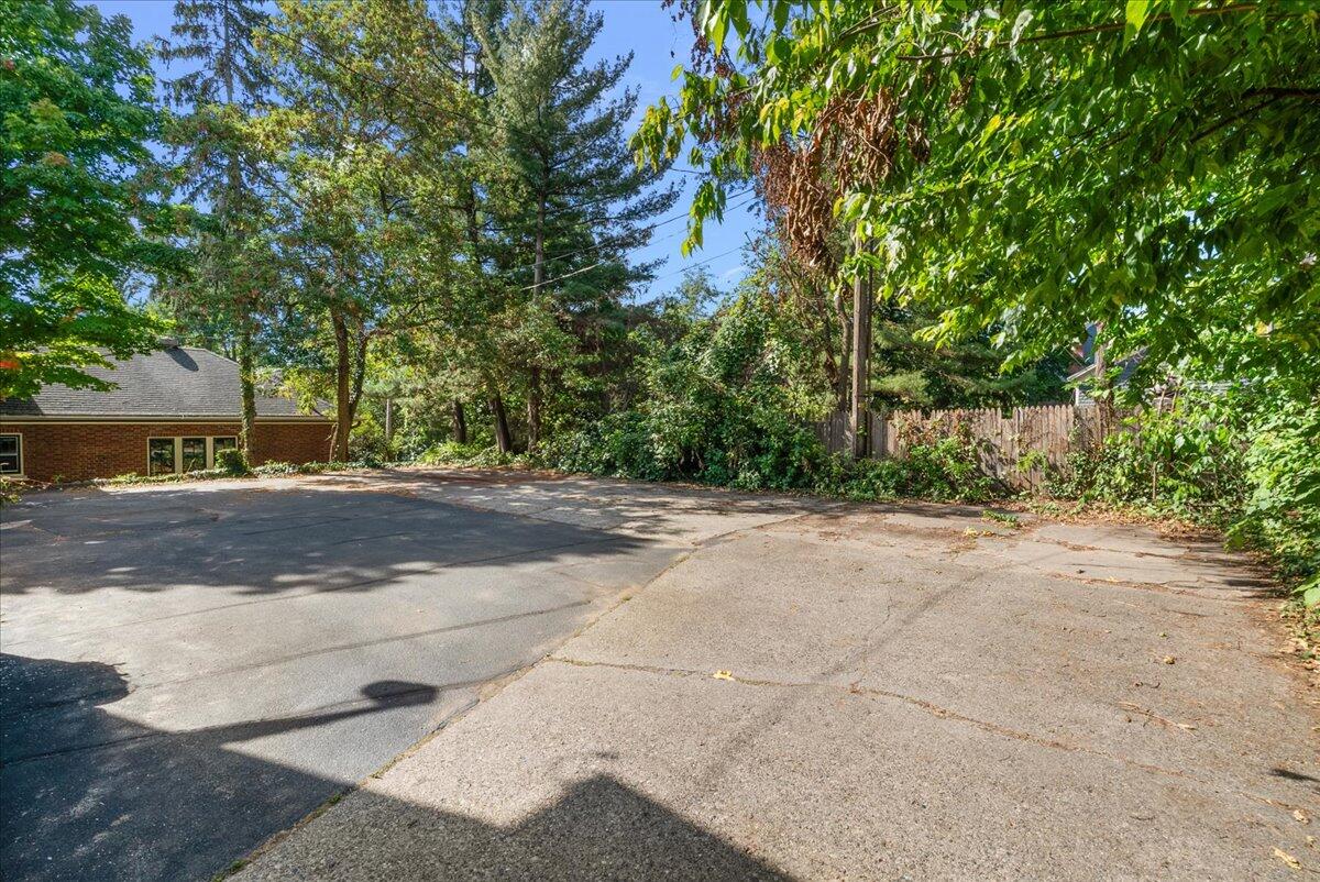 21 Gay Avenue SE