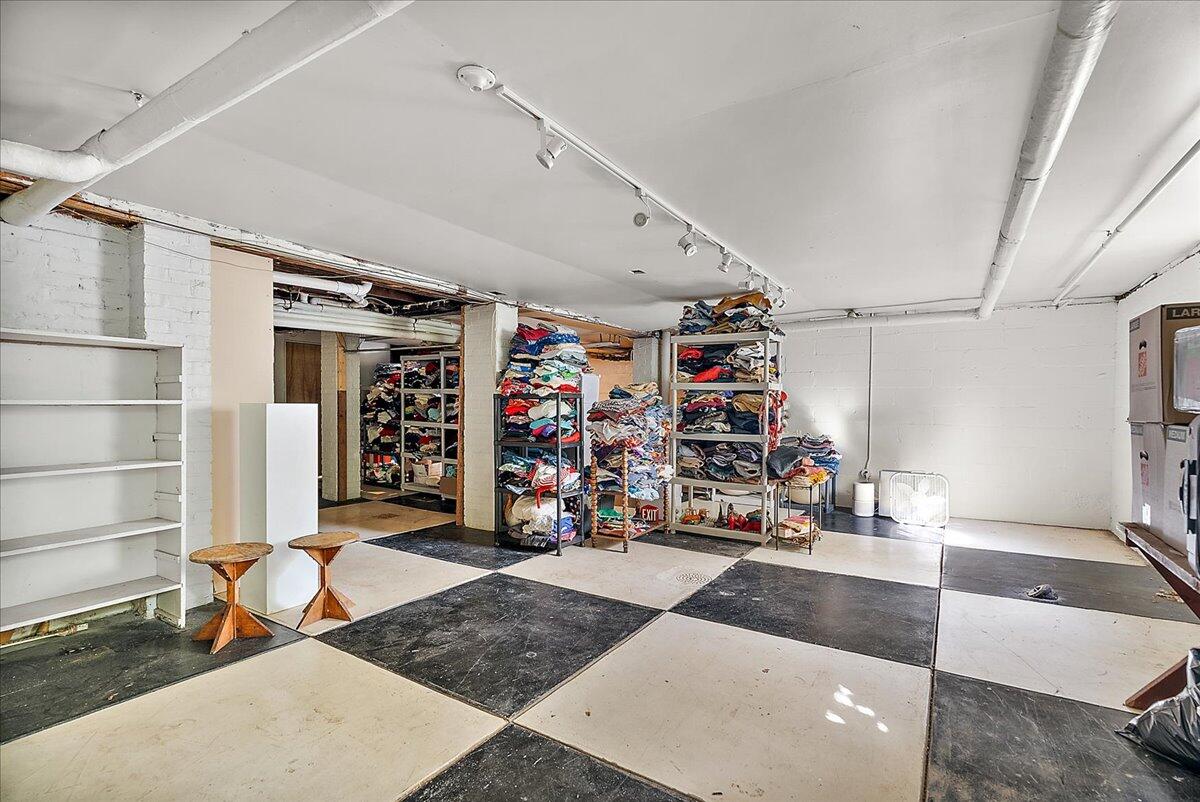 21 Gay Avenue SE