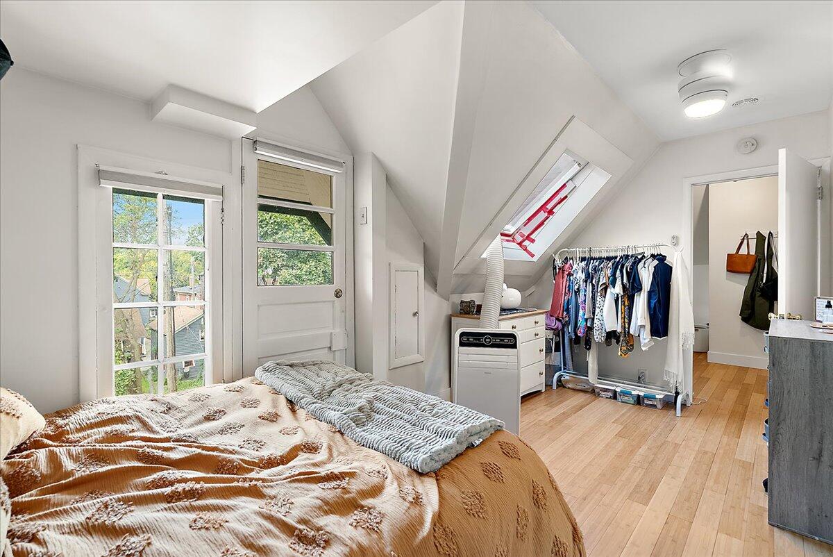 21 Gay Avenue SE