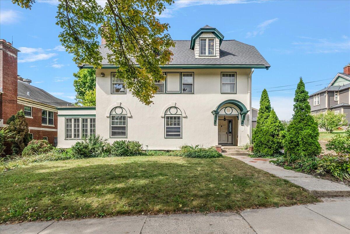 21 Gay Avenue SE