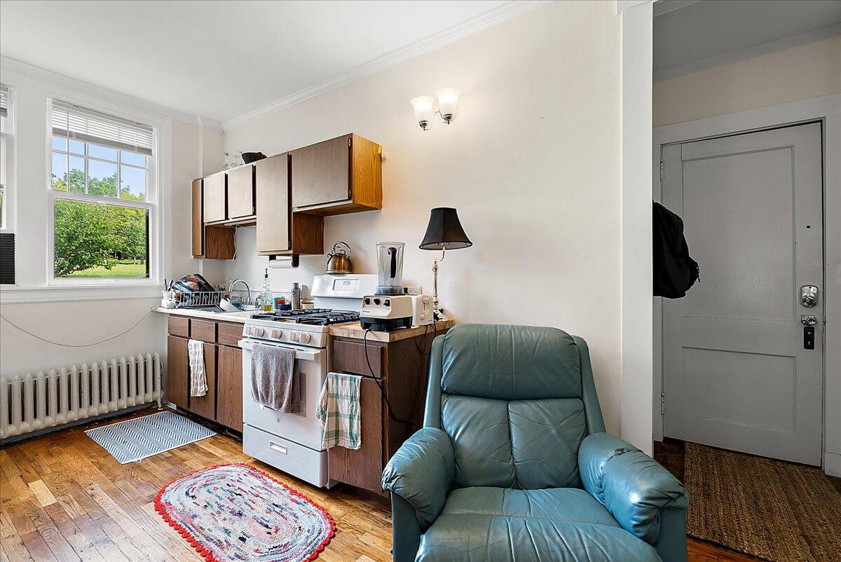 21 Gay Avenue SE