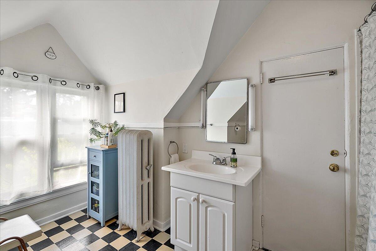 21 Gay Avenue SE
