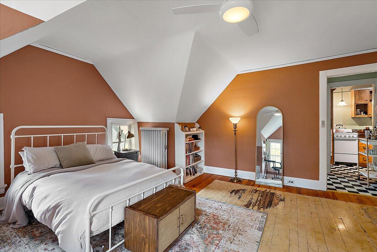 21 Gay Avenue SE