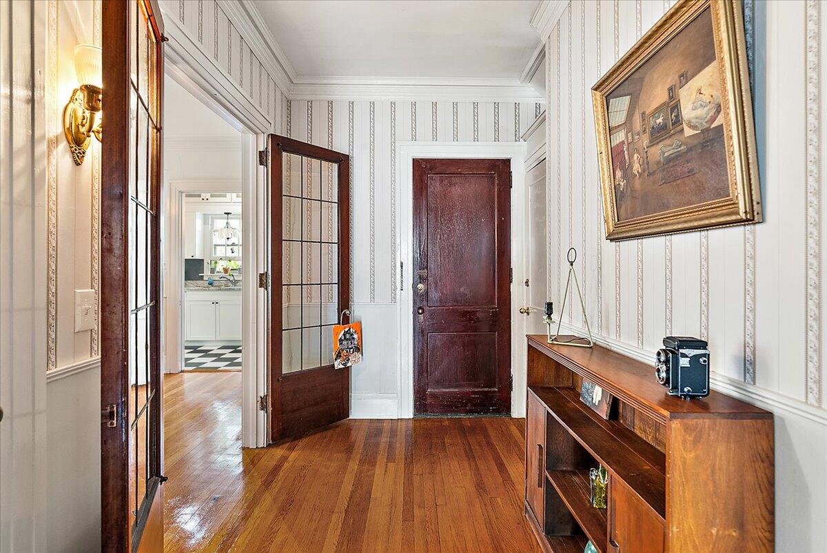21 Gay Avenue SE
