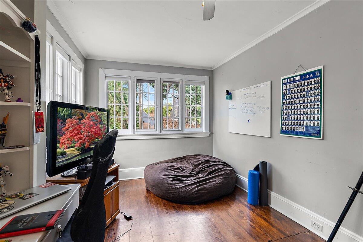 21 Gay Avenue SE