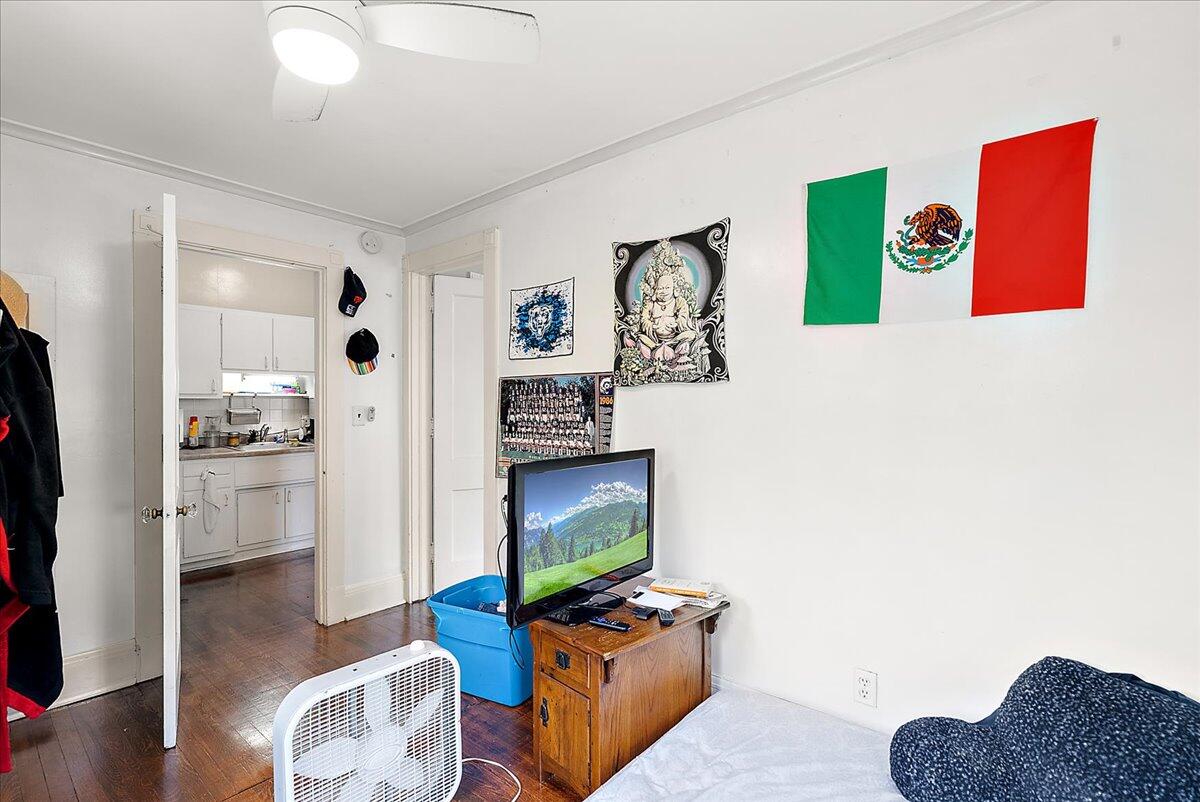 21 Gay Avenue SE