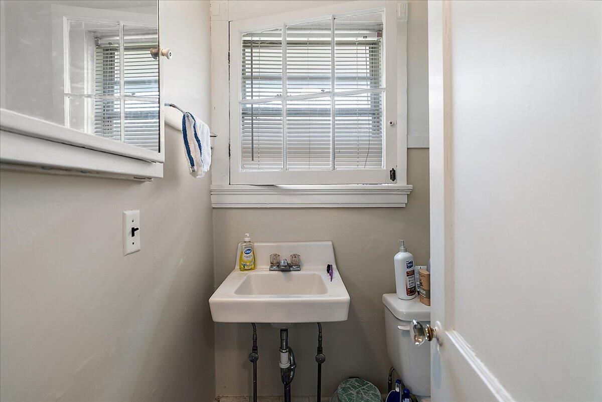 21 Gay Avenue SE