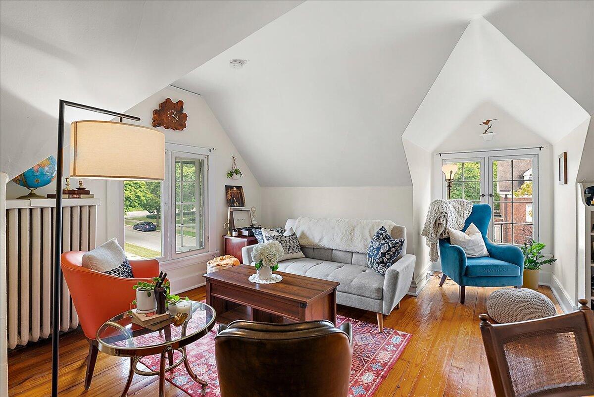 21 Gay Avenue SE