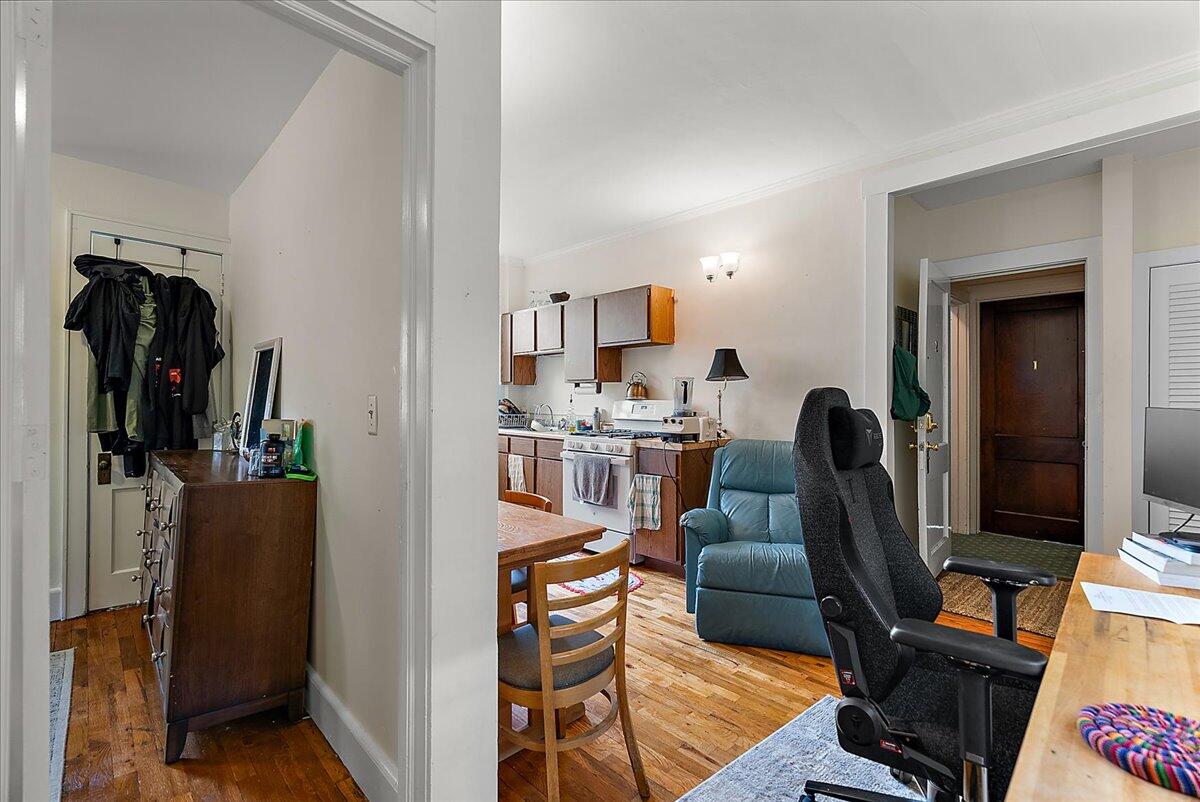 21 Gay Avenue SE