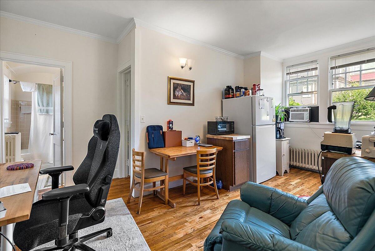 21 Gay Avenue SE